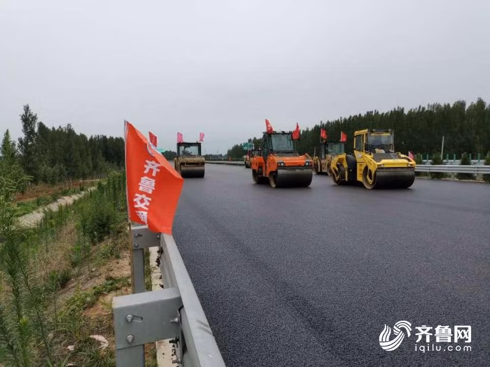 Trên thực tế, không chỉ Trung Quốc, nhiều quốc gia khác như Anh cũng đang tìm cách triển khai công nghệ tự hành trong xây dựng, ví dụ như sử dụng máy bay không người lái để giám sát và khảo sát các công trường xây dựng. Tuy nhiên, chưa có dự án nào được thực hiện tự động hóa hoàn toàn như dự án này của Trung Quốc.