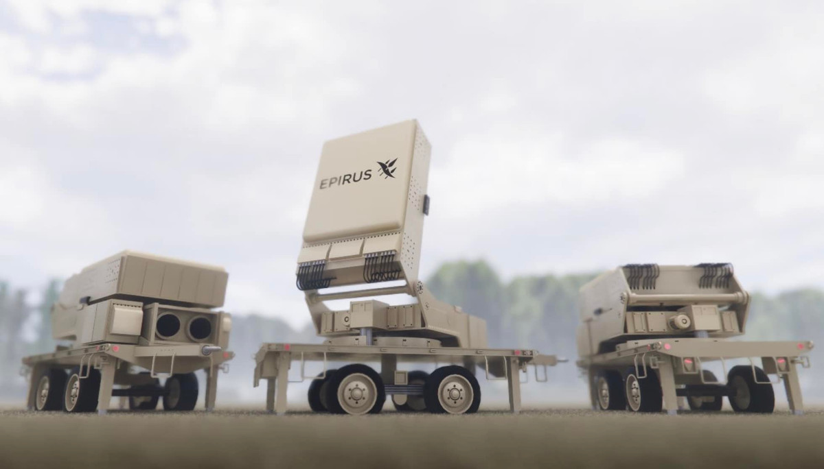 Module chính của hệ thống này là một máy phát xung điện từ tầng số cao HPM C-UAS xung dài, trạng thái rắn, được xác định bằng phần mềm. Nó có thể gấp gọn để gắn trên xe kéo hạng nhẹ và triển khai sang trạng thái sẵn sàng chiến đầu trong vài phút. Ảnh: Epius.