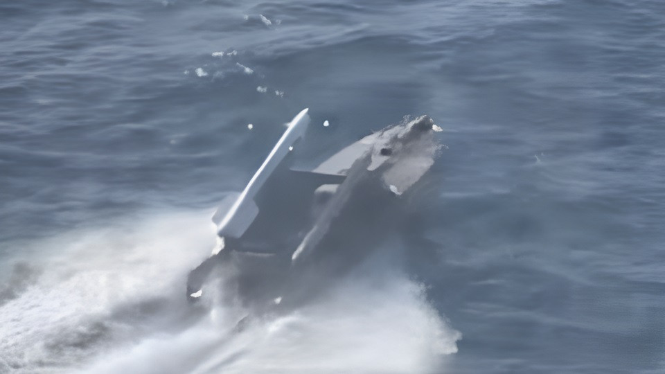 Tàu Magura'FrankenSAM' được trang bị hệ thống phòng không tự chế với hai tên lửa AA-11 ARCHER (R-73), được sản xuất bởi Magura và được GUR sử dụng.