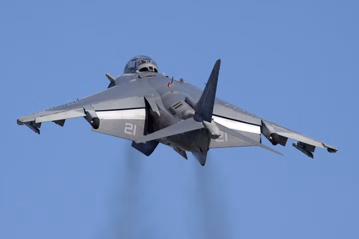 AV-8B Harrier II sử dụng động cơ Rolls-Royce F402-RR-408.
