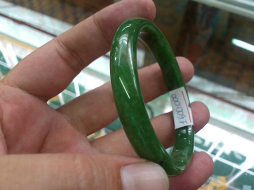 Phan biet ngoc bich rom