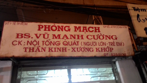 Khiep dam phong kham dau dau chich do o TP HCM