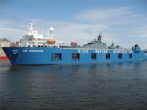 Cặp tàu Gepard 3.9 đầu tiên cung cấp cho Việt Nam được vận chuyển về nước bằng tàu siêu trường siêu trọng của hãng EIDE Marine Services.
