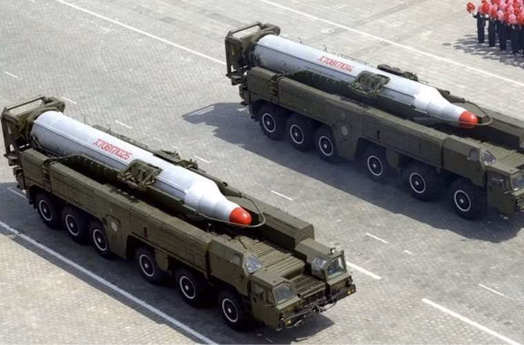 Tên lửa đạn đạo tầm xa di động Musudan do Triều Tiên tự phát triển, sản xuất, lần đầu xuất hiện trong cuộc duyệt binh vào tháng 10/2010. Ngoài tên gọi chính, nó còn được gọi với nhiều tên gọi khác như Rodong-B, Hỏa Tinh-10, BM-25, Taepodong X, Nodong/Rodong-B hay Mirim.