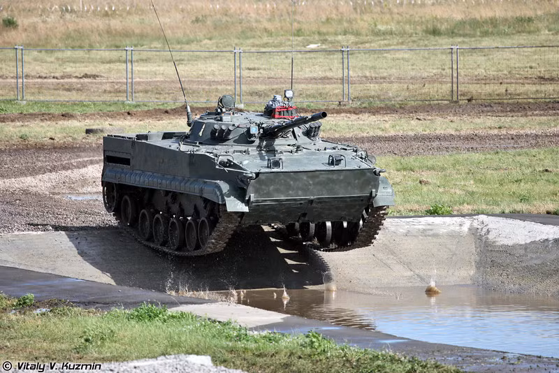 Thân xe và tháp pháo BMP-3 nói chung và BMP-3F nói riêng được trang bị giáp hợp kim nhôm độ bền cao có thể chống được đạn pháo 30mm bắn từ khoảng cách 200m. Ngoài ra, có thể bổ sung giáp phản ứng nổ Kaktus để chống các loại đạn chống tăng và thậm chí là trang bị cả hệ thống phòng vệ Shtora của T-90.