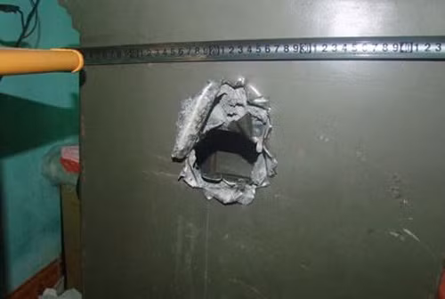 Duc ket sat trom vang cua me vo, bi vo tom gon