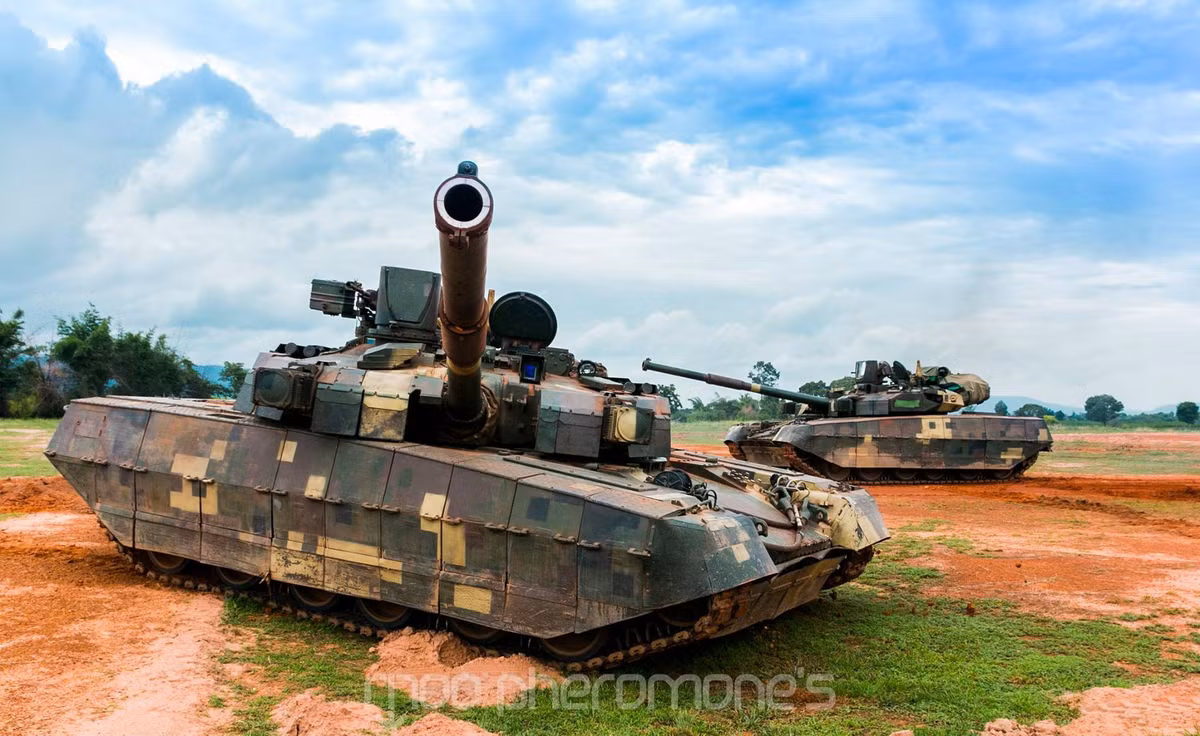 T-84 Oplot có trọng lượng khoảng 51 tấn, dài 7,07m, rộng 3,4m, cao 2,8m, kíp lái 3 người (pháo thủ, lái xe và trưởng xe).