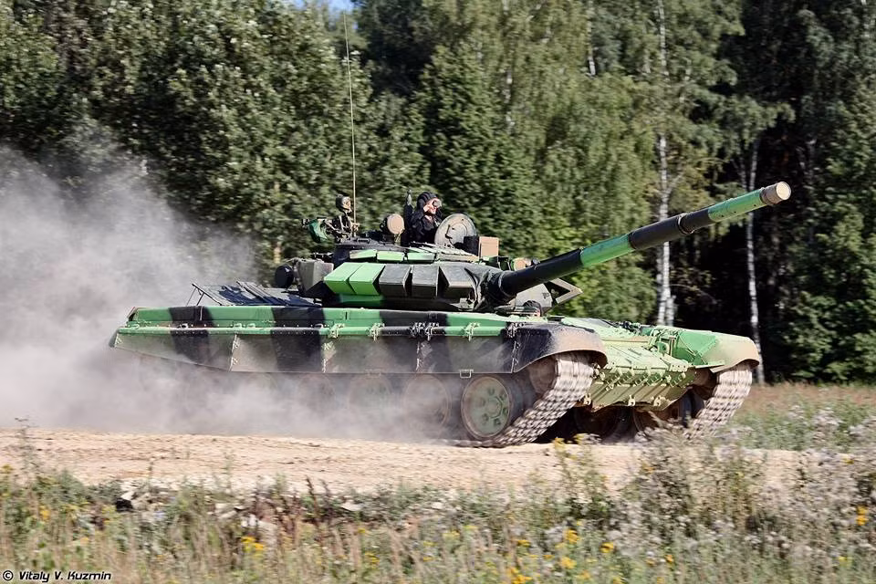 Trong các phần thi Tank biathlon, có bao gồm cả khoa mục sử dụng hỏa lực tiêu diệt các mục tiêu.