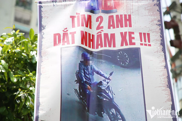 Vị Chỉ huy Công an phường Khâm Thiên cũng cho biết thêm, sau khi tiếp nhận phản ánh, đơn vị sẽ báo cáo cho UBND phường tiến hành rà soát, tháo gỡ biển quảng cáo sai trên địa bàn phường.