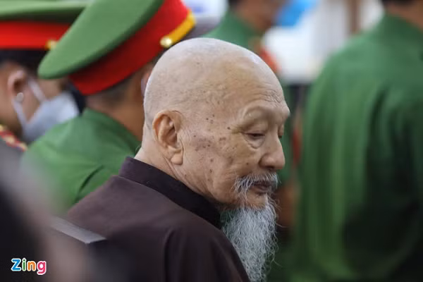 Le Tung Van vang mat, phien toa xet xu vu Tinh that Bong Lai van tiep tuc
