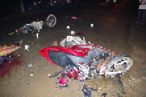  2 xe máy tông trực diện tại ngã ba làm 2 người tử vong: Tối 26/7, anh Nguyễn Việt Tài (29 tuổi, ngụ phường 1, TP Bảo Lộc) điều khiển xe máy 43C1-11471 lưu thông trên đường Hoàng Văn Thụ theo hướng từ đường Lý Thường Kiệt ra Bệnh viện Y học Cổ truyền Bảo Lộc, va chạm trực diện với xe máy 49K1-704.56 do anh Đặng Ngọc Luy (36 tuổi, ngụ tại xã Đam B’ri, TP Bảo Lộc) đang đi theo hướng ngược lại. Cú va chạm mạnh khiến anh Tài tử vong tại chỗ, anh Luy được đưa đi cấp cứu nhưng đã tử vong.