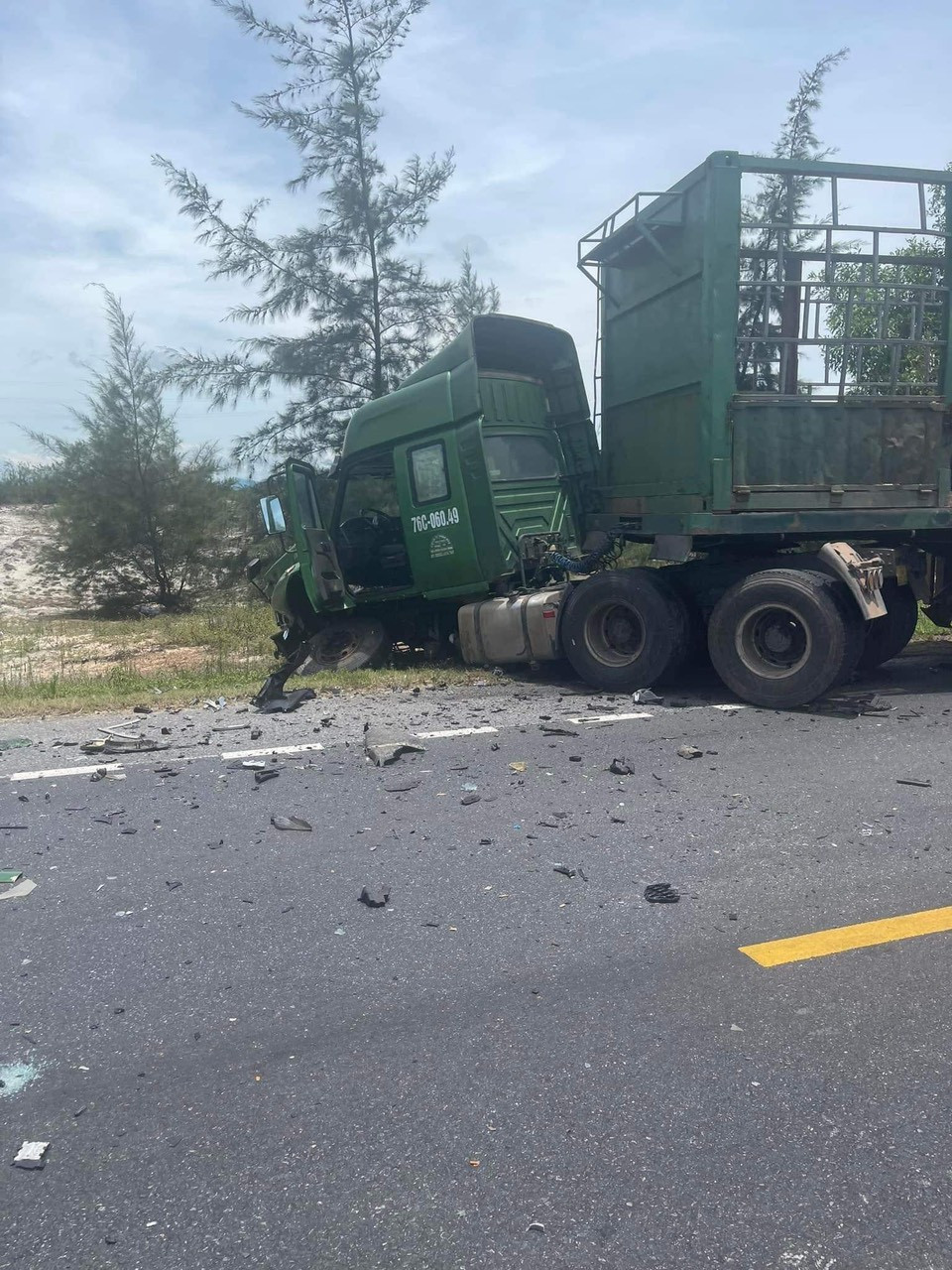 Quang Binh: Hien truong vu tai nan tham khoc khien 5 nguoi thuong vong-Hinh-2