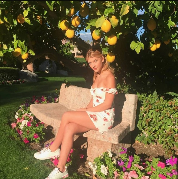 Cô gái 20 tuổi hiện đang sống trong dinh thự nhìn ra hồ Washington giá 124 triệu đô la Mỹ của cha mẹ có tên Xanadu 2.0.