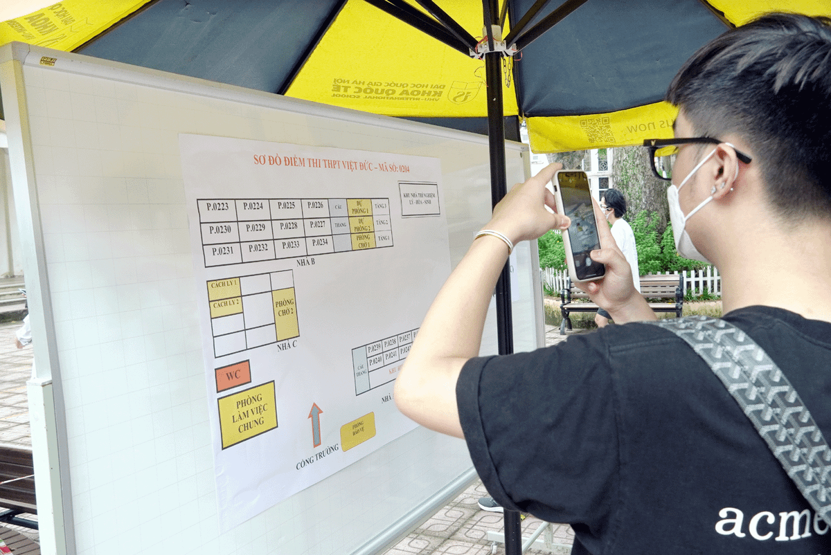 Có thí sinh cẩn thận đã chụp lại sơ đồ vị trí phòng thi của mình. 