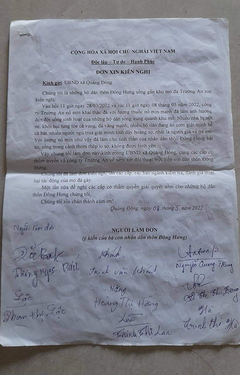 Quảng Bình: Người dân 'vây' mỏ đá phản đối hoạt động mất an toàn - Hình 3 Quang Binh: Nguoi dan 'vay' mo da phan doi hoat dong mat an toan-Hinh-3
