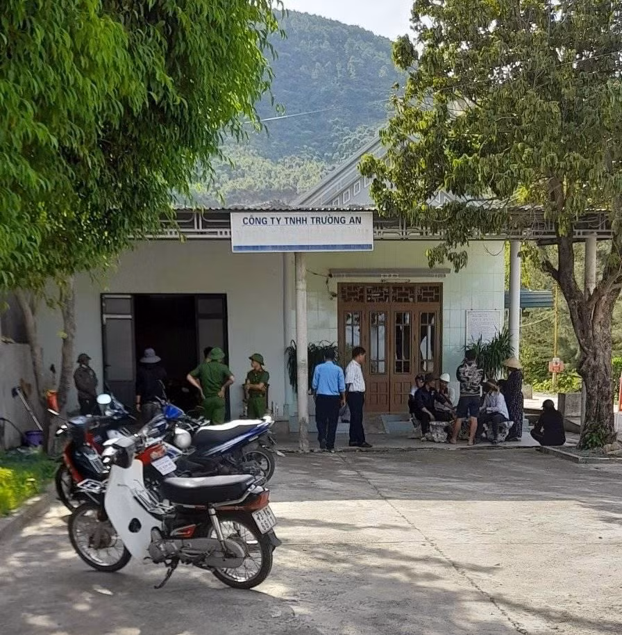 Quang Binh: Nguoi dan 'vay' mo da phan doi hoat dong mat an toan