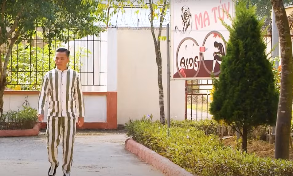 Choáng ngợp trước những hư danh, ảo vọng nhờ giọng ca đem lại, Châu Việt Cường đã tự đốt sự nghiệp và đốt đời trong làn khói ma túy. 