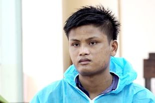  Giết mẹ vì bị la mắng: Ngày 20/7, TAND tỉnh An Giang tuyên phạt bị cáo Chau Đươnl (SN 1999, ngụ xã An Cư, huyện Tịnh Biên) tử hình về tội “giết người”. Chiều ngày 25/1/2022, bà Béch la rầy Đươnl. Tức giận việc bị mẹ la mắng, khoảng 23 giờ cùng ngày, Đươnl từ trên nhà đi xuống chòi (nơi bà Béch đang ngủ cùng cháu), rồi lấy cây kéo đâm 3 nhát vào vùng bụng của mẹ. Bà Béch bỏ chạy ra ngoài kêu cứu thì bị vấp ngã, Đươnl xông đến tiếp tục dùng kéo đâm nhiều nhát vào người bà Béch, đồng thời nhặt một khúc gỗ đánh vào người bà Béch đến chết.