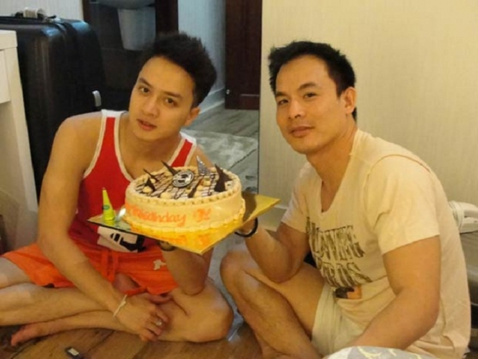 Mọi việc chưa lắng xuống thì vài tháng sau, giọng ca của “Con đường mưa” lại bị một nam sinh tố gạ tình. Theo như những tin nhắn trên mạng xã hội mà anh chàng này tung ra thì Cao Thái Sơn đã nhiều lần khen ngợi vẻ ngoài bảnh bao của chàng trai này và buông lời tán tỉnh. Tuy nhiên, nam ca sĩ đã lên tiếng phủ nhận tin đồn và cho rằng tài khoản kia là giả mạo.