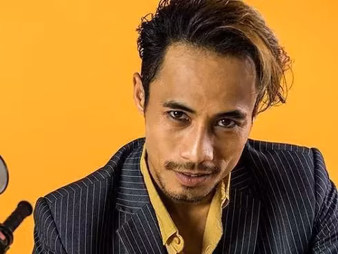  Phạm Anh Khoa: Năm 2018, vũ công Phạm Lịch tố HLV Phạm Anh Khoa từng gạ tình và có những lời lẽ xúc phạm cô nặng nề trong thời gian cả hai tham gia Trời sinh một cặp. Ban đầu, nam rocker lên tiếng bác bỏ những thông tin này nhưng trước áp lực từ phía dư luận, Phạm Anh Khoa đã lên tiếng xin lỗi.