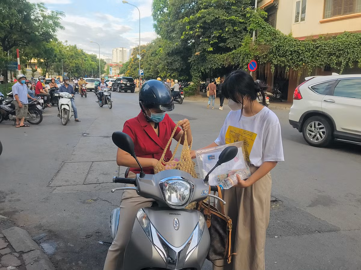 Hinh anh ngay thi dau tien Ky thi tot nghiep THPT 2022-Hinh-5