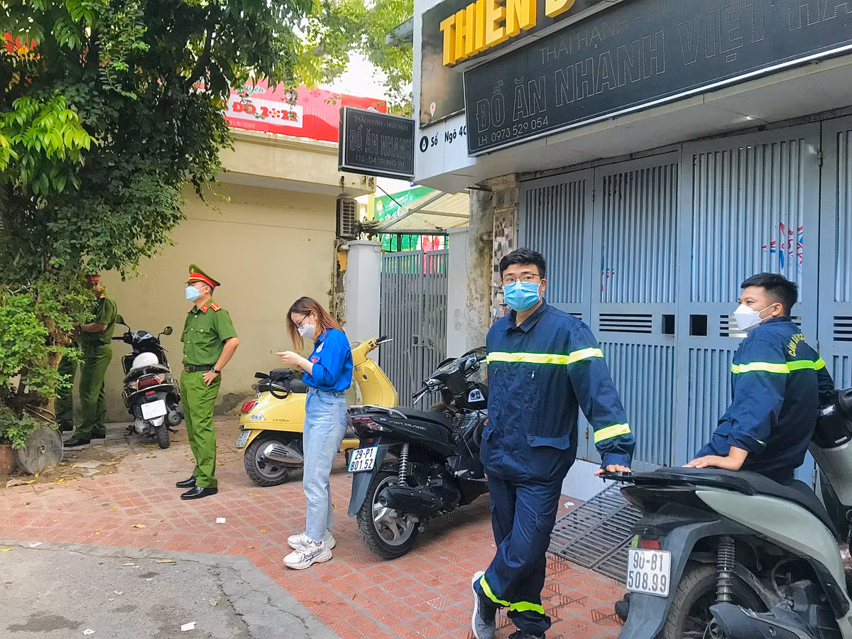 Hinh anh ngay thi dau tien Ky thi tot nghiep THPT 2022-Hinh-12