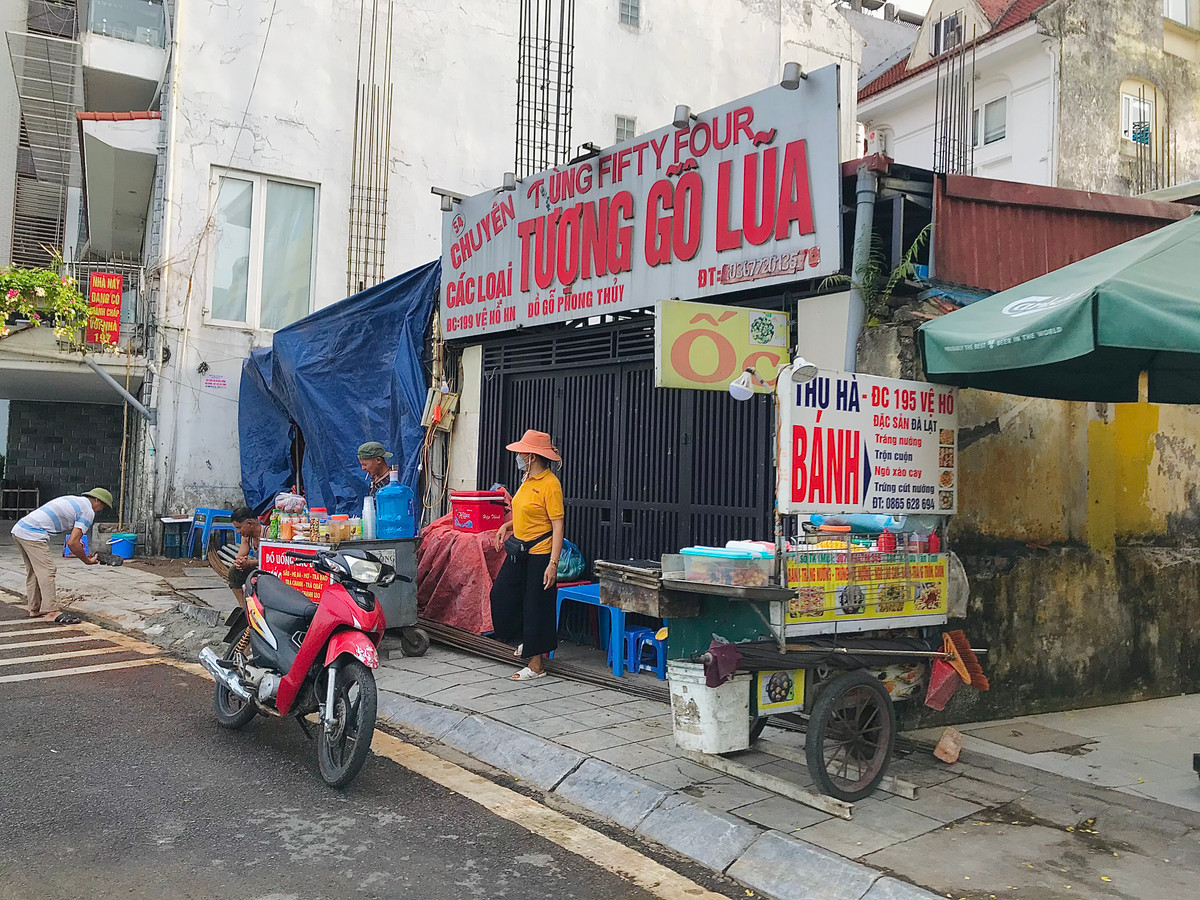 Những hàng quán di động xuất hiện rất nhiều.