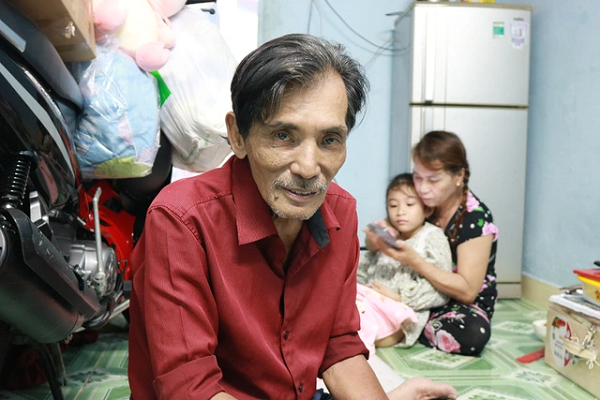 Tuy nhiên, kể từ thời điểm dính vào "chất cấm", sự nghiệp của Thương Tín không còn duy trì được và dần bị những tên tuổi khác thế chân trong làng phim Việt.