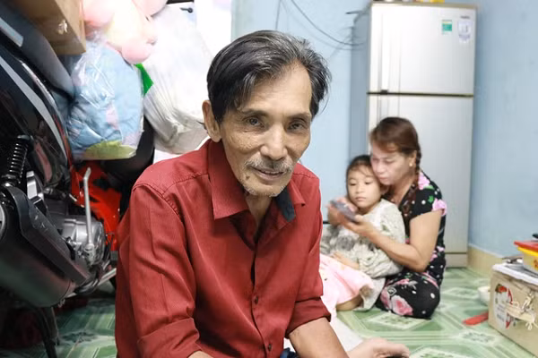 Tuy nhiên, kể từ thời điểm dính vào "chất cấm", sự nghiệp của Thương Tín không còn duy trì được và dần bị những tên tuổi khác thế chân trong làng phim Việt.