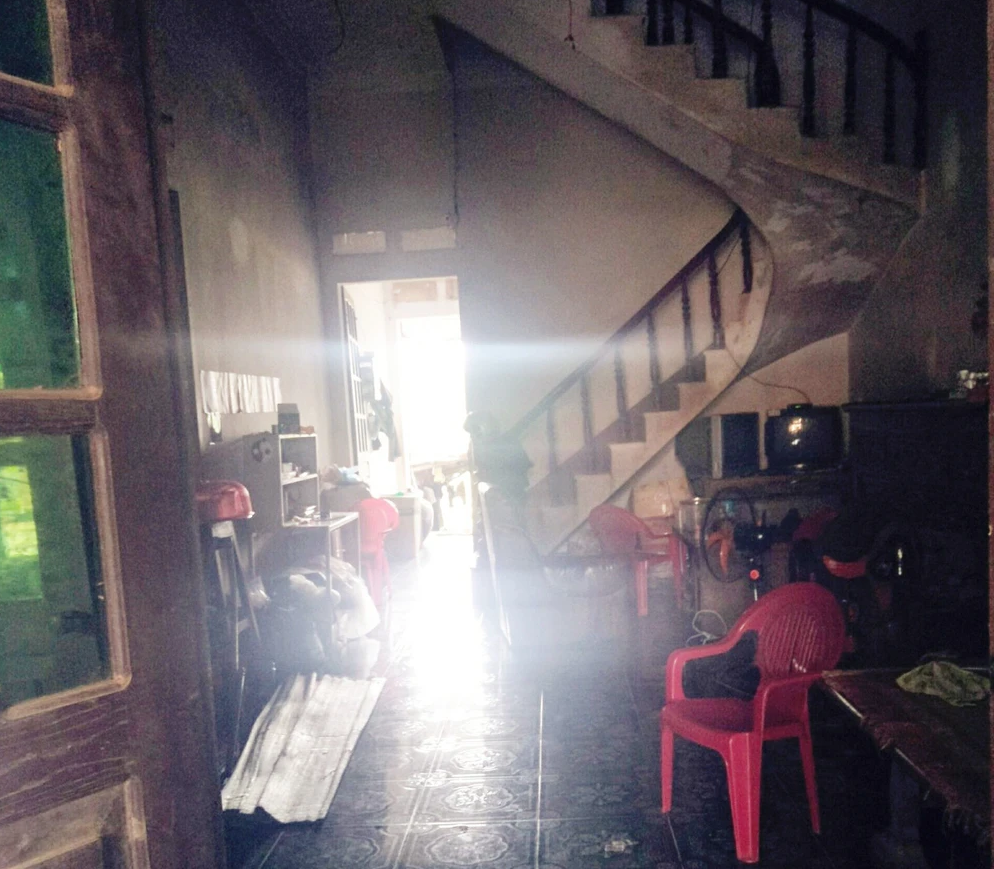 "Làng xóm cũng bình thường, người nọ người kia chứ không còn áp lực như những ngày đầu", ông Miên chia sẻ.