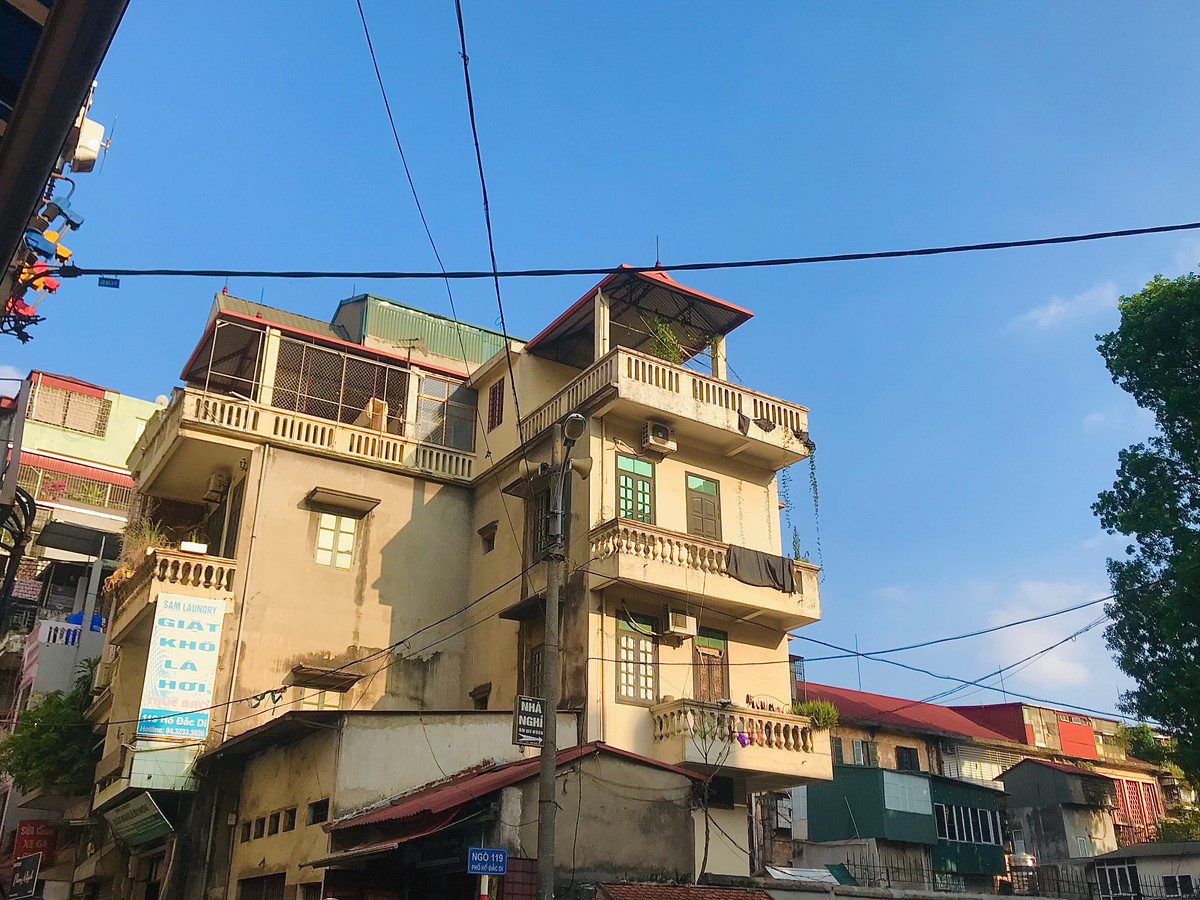 Về nội dung phát trên loa phường, bà Hương cho biết các thông tin được phát phải thật sự thiết yếu, những hoạt động cụ thể của cộng đồng, thiên tai, hoạt động phòng chống dịch (COVID-19, sốt xuất huyết, cúm, tiêm phòng…). 