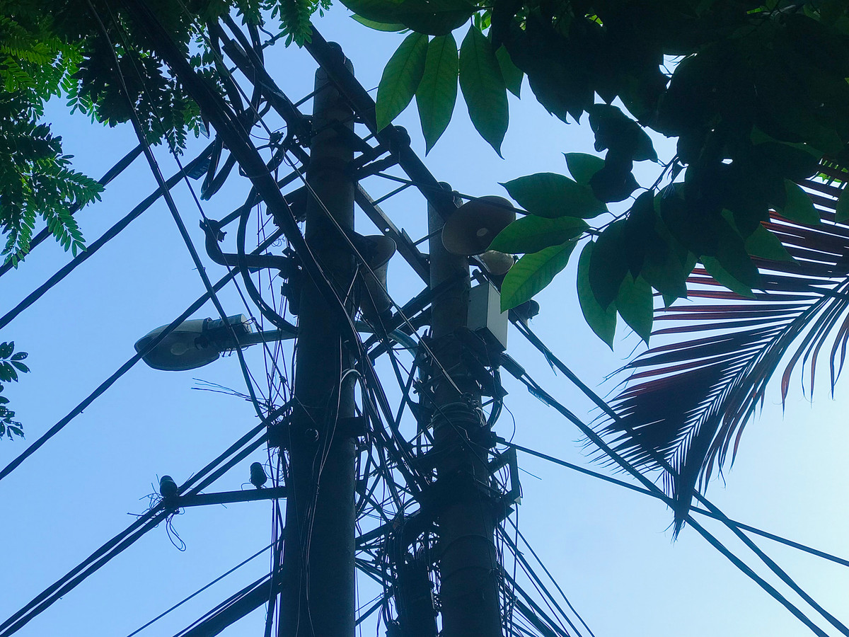 Với mật độ nhà cao tầng dày đặc, chung cư mọc lên san sát... nhiều người cho rằng loa phường khó phát huy được hiệu quả truyền tải thông tin.