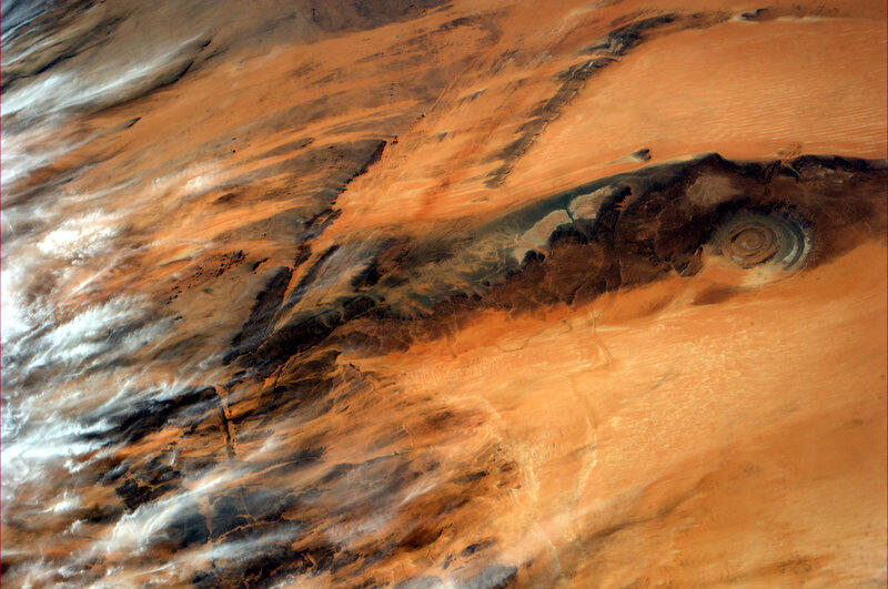 Vụ va chạm đã làm biến đổi lớn môi trường, gây thiệt hại nặng cho hệ sinh thái Bắc Phi và có thể ảnh hưởng khí hậu toàn cầu.(Ảnh: Weinberg's Weather Blog)