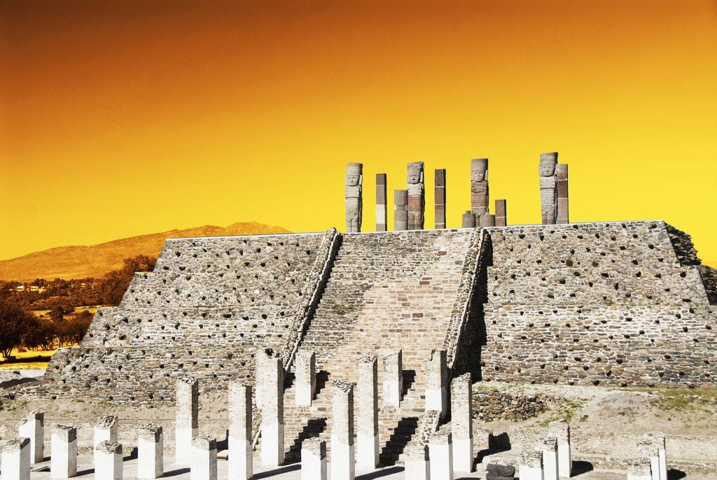 Các nhà khảo cổ tìm thấy hàng trăm hiện vật, bao gồm gốm, hóa thạch và vật liệu kiến trúc, cung cấp bằng chứng về khu vực định cư cổ xưa, tồn tại từ 14.000 năm trước. (Ảnh: Artnet News)