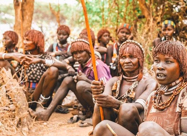 Bộ lạc Cousso là cộng đồng nguyên thủy lâu đời ở châu Phi, sống tự cung tự cấp trong rừng rậm và gần như không tiếp xúc với thế giới hiện đại. (Ảnh: thoidaiplus)