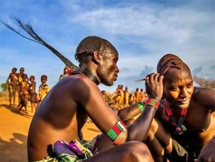 Dù được biết đến nhiều hơn qua du lịch, bộ lạc Cousso vẫn giữ nguyên lối sống nguyên thủy, từ cách ăn mặc đến tập tục sinh hoạt. (Ảnh: DNVN)