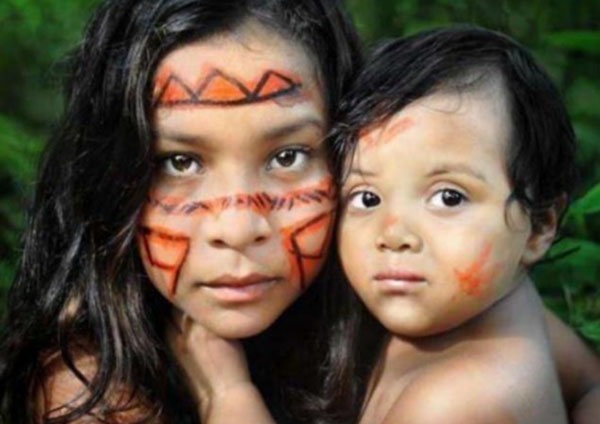 Bộ lạc Cousso minh chứng cho sự đa dạng văn hóa, thu hút sự quan tâm của thế giới với việc duy trì hạnh phúc trong lối sống giản dị của mình.(Ảnh: Dân việt)