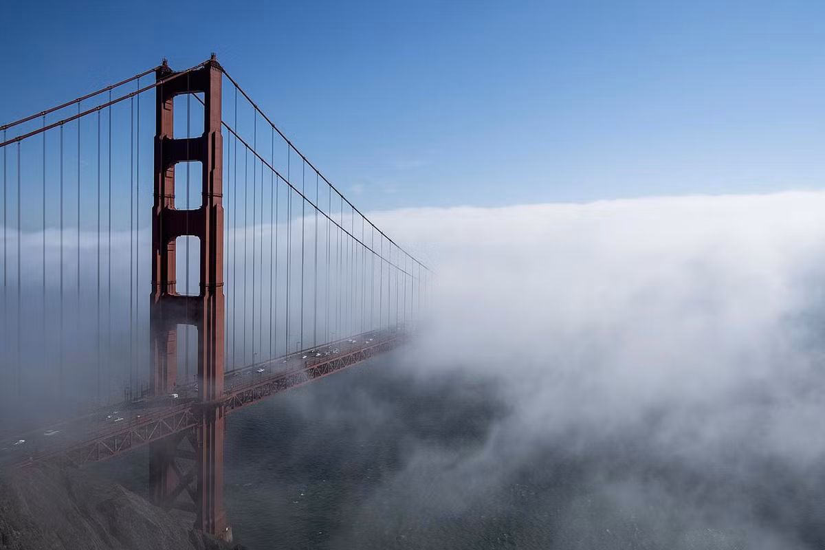 Các chuyên gia cho hay, đây là một hiện tượng thời tiết tự nhiên, không liên quan đến ô nhiễm như một số người lo ngại.(Ảnh: ThoughtCo)