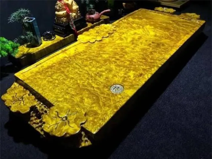 Từ thời nhà Nguyên đến nhà Minh, gỗ kim tơ nam mộc chỉ được sử dụng trong hoàng gia để làm cung điện, lăng tẩm, đồ nội thất. (Ảnh: DNVN)