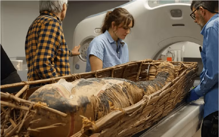 Các nhà khoa học Mỹ đã sử dụng công nghệ quét tiên tiến để nghiên cứu xác ướp Meresamun, một nữ tu sĩ Ai Cập cổ đại sống cách đây hơn 3.000 năm. (Ảnh: thanhnienviet.vn)