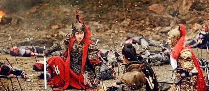 Ông lãnh đạo quân đội địa phương, tự cung cấp lương thực và đóng vai trò quan trọng trong việc bảo vệ biên giới.(Ảnh: DNVN)