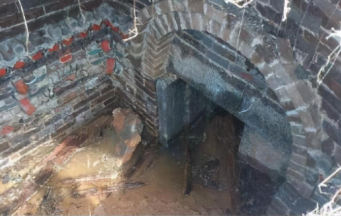 Ngôi mộ là một khám phá quan trọng, làm sáng tỏ thêm về lịch sử vùng biên viễn và vai trò của các thủ lĩnh địa phương thời phong kiến.(Ảnh: Dân việt)