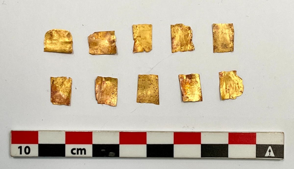 Việc tìm thấy móng tay vàng là điều độc đáo trong phát hiện này. Các xác ướp có niên đại từ thời kỳ Ptolemaic (khoảng năm 304 trước Công nguyên đến năm 30 trước Công nguyên).(Ảnh: The History Blog)