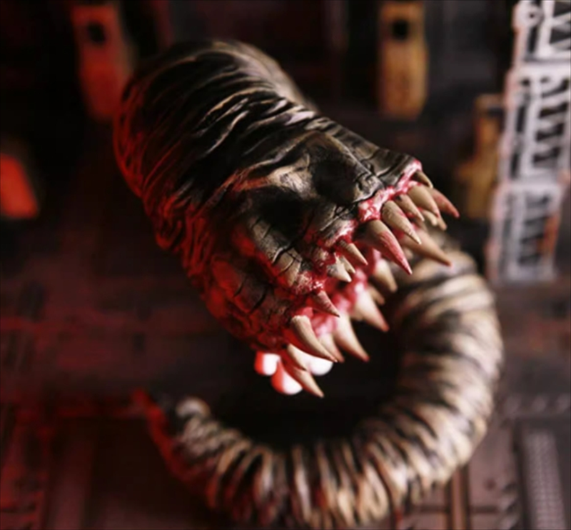 Các bộ tộc du mục tại Mông Cổ tin rằng giun xuất hiện vào mùa ẩm tháng 6-7, gây nguy hiểm cho con người và động vật.(Ảnh:eBay)