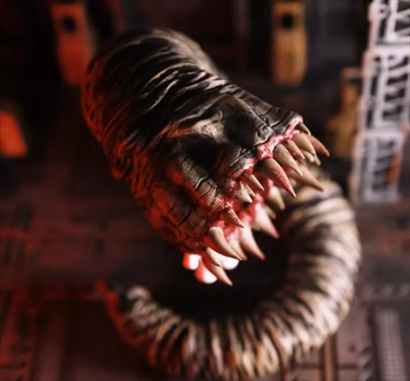 Các bộ tộc du mục tại Mông Cổ tin rằng giun xuất hiện vào mùa ẩm tháng 6-7, gây nguy hiểm cho con người và động vật.(Ảnh:eBay)