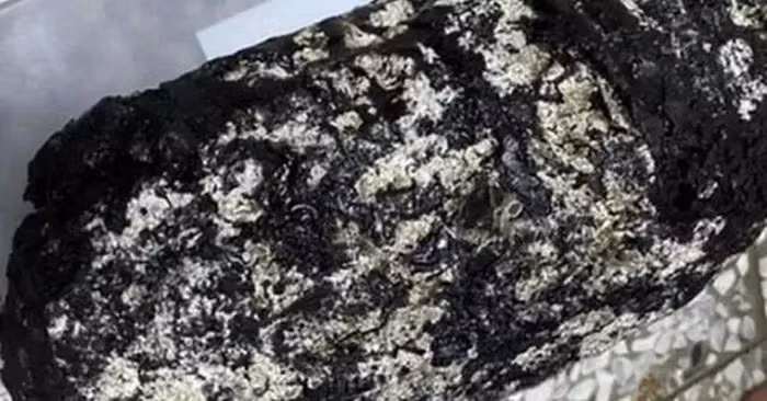 Chuyên gia của Đại học Quốc gia Kaohsiung xác nhận cục đá này là long diên hương, có giá trị lên tới 210.000 USD (hơn 5 tỷ đồng). Nhờ phát hiện này, ông Li đã trở nên giàu có và quyết định bán khối long diên hương để chi tiêu cho gia đình.