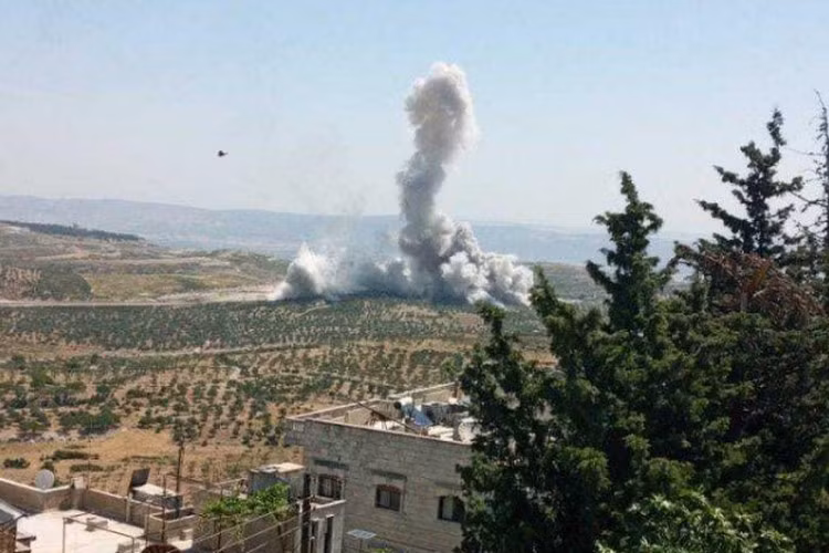 Được biết, đây là lần đầu tiên không quân Nga công khai tiến hành một cuộc ném bom với cường độ dữ dội như vậy trong vòng 3 tháng qua, điều này đã dẫn đến nhiều thắc mắc cần giải đáp.