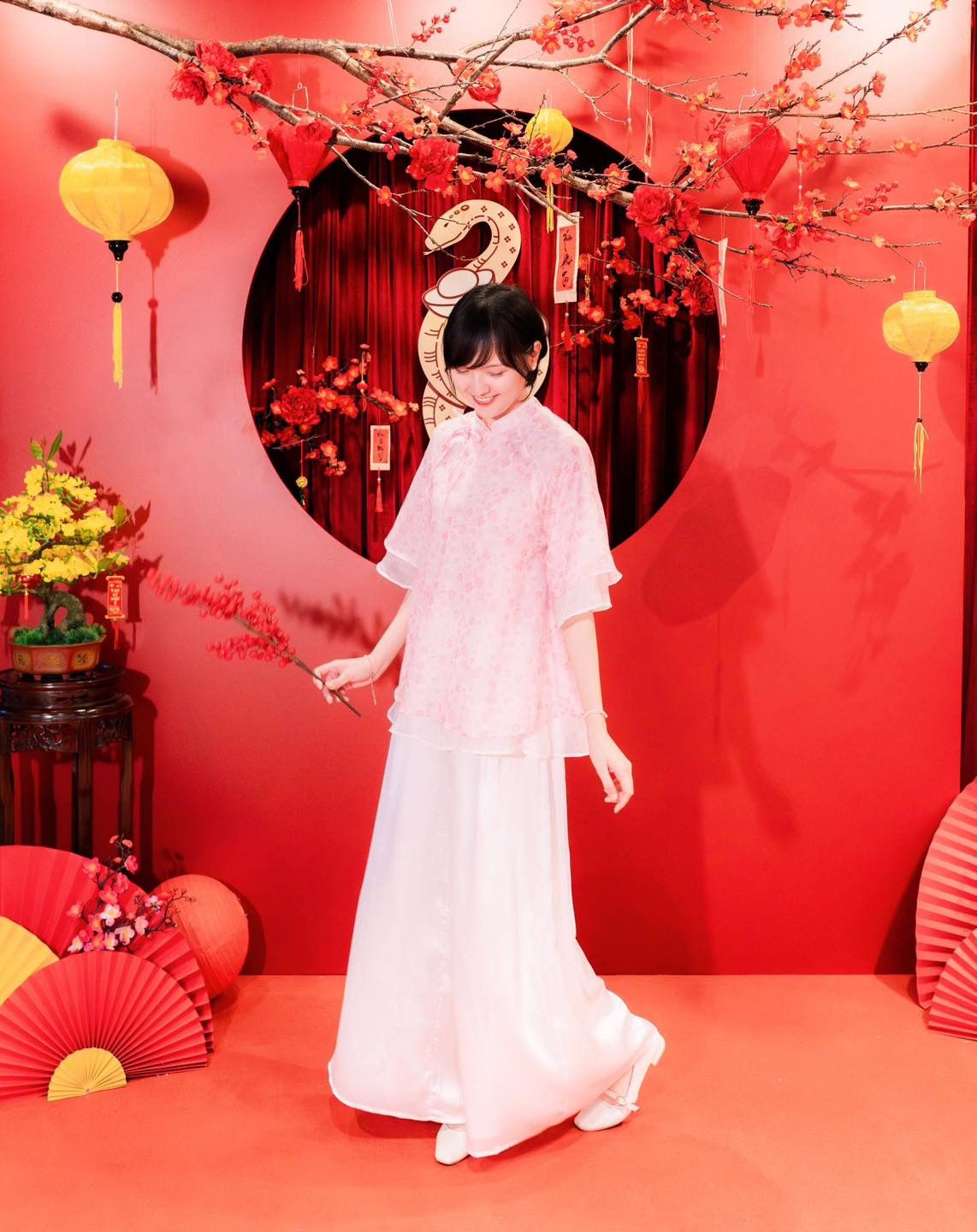 Từ khi được công bố là diễn viên độc quyền của M-TP Entertainment, sự nghiệp của Hải Tú vẫn không thực sự để lại nhiều ấn tượng. Nhiều người theo dõi cô nàng hi vọng trong năm 2025 Hải Tú sẽ có nhiều hoạt động nghệ thuật hơn để có thể chứng minh được thực lực của bản thân.