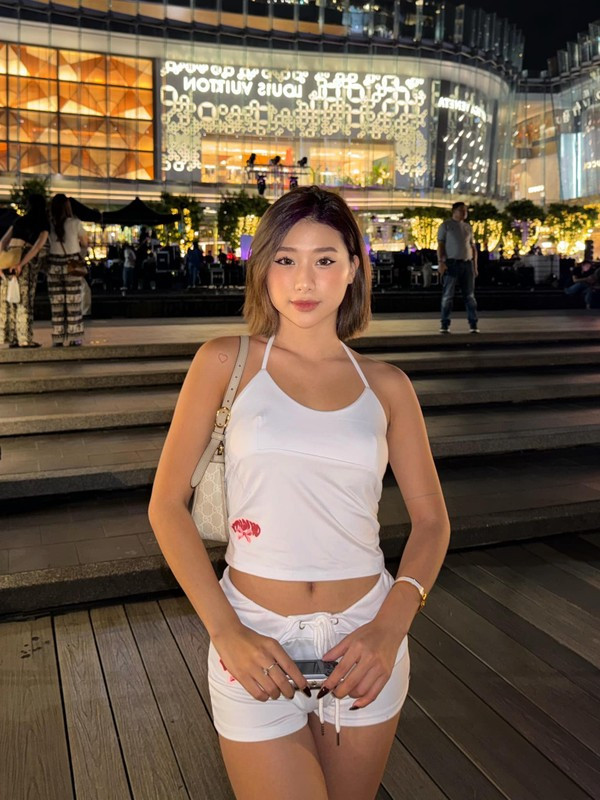 Giải nghệ, nàng hot girl chuyển hướng sang làm TikToker, gây chú ý với loạt video bắt trend nhảy nhót và khoe chuyện tình cảm với bạn trai Việt kiều. Sau đó, Phạm Như Phương liên tiếp dính drama và từng bị lập group anti-fan lên tới hơn 100.000 thành viên.