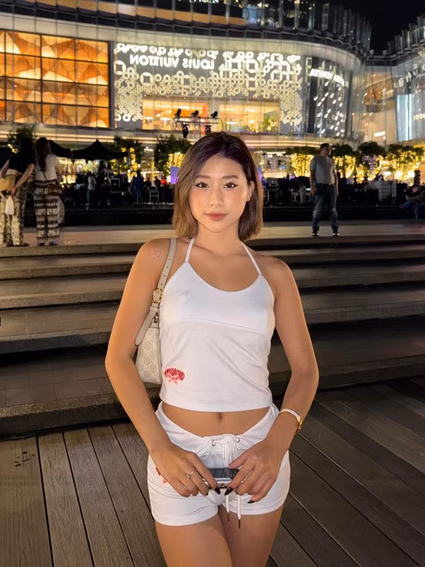 Giải nghệ, nàng hot girl chuyển hướng sang làm TikToker, gây chú ý với loạt video bắt trend nhảy nhót và khoe chuyện tình cảm với bạn trai Việt kiều. Sau đó, Phạm Như Phương liên tiếp dính drama và từng bị lập group anti-fan lên tới hơn 100.000 thành viên.